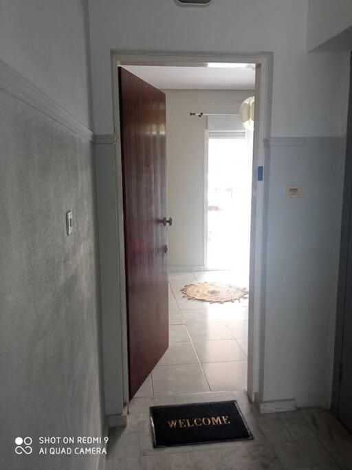 Lemon - Happyhostgr - Downtown Apartment Volos Esterno foto